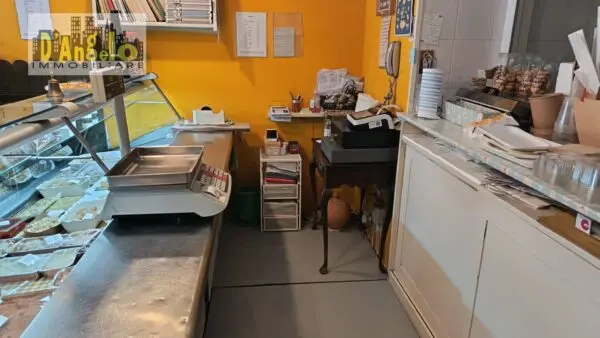 Attività Commerciale via Roma 6/a, Offida