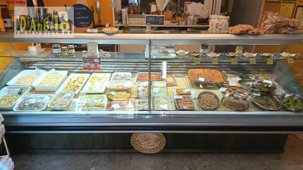 Attività Commerciale via Roma 6/a, Offida