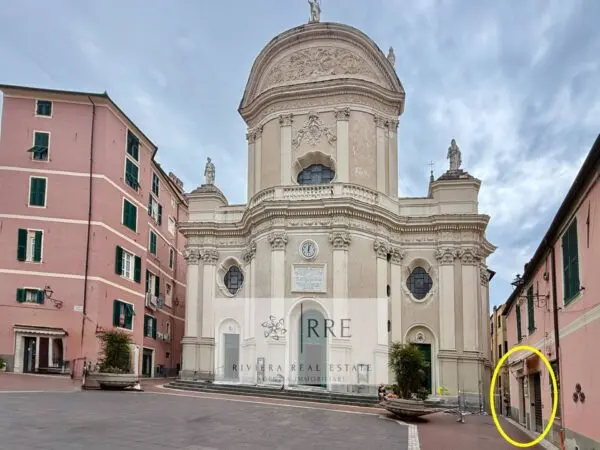 Negozio piazza San Giovanni, Imperia