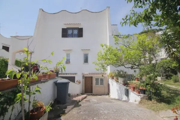 Villa via Dei Lecci 99, Anzio