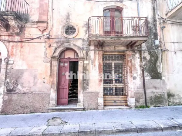 Villa via Mario Leggio, Ragusa