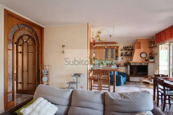 Appartamento via Corsi 12, Villamagna