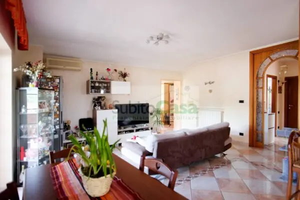 Appartamento via Corsi 12, Villamagna