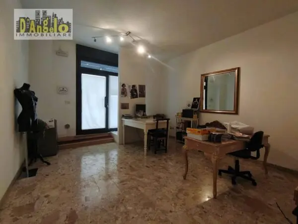 Locale Commerciale corso Serpente Aureo 40, Offida