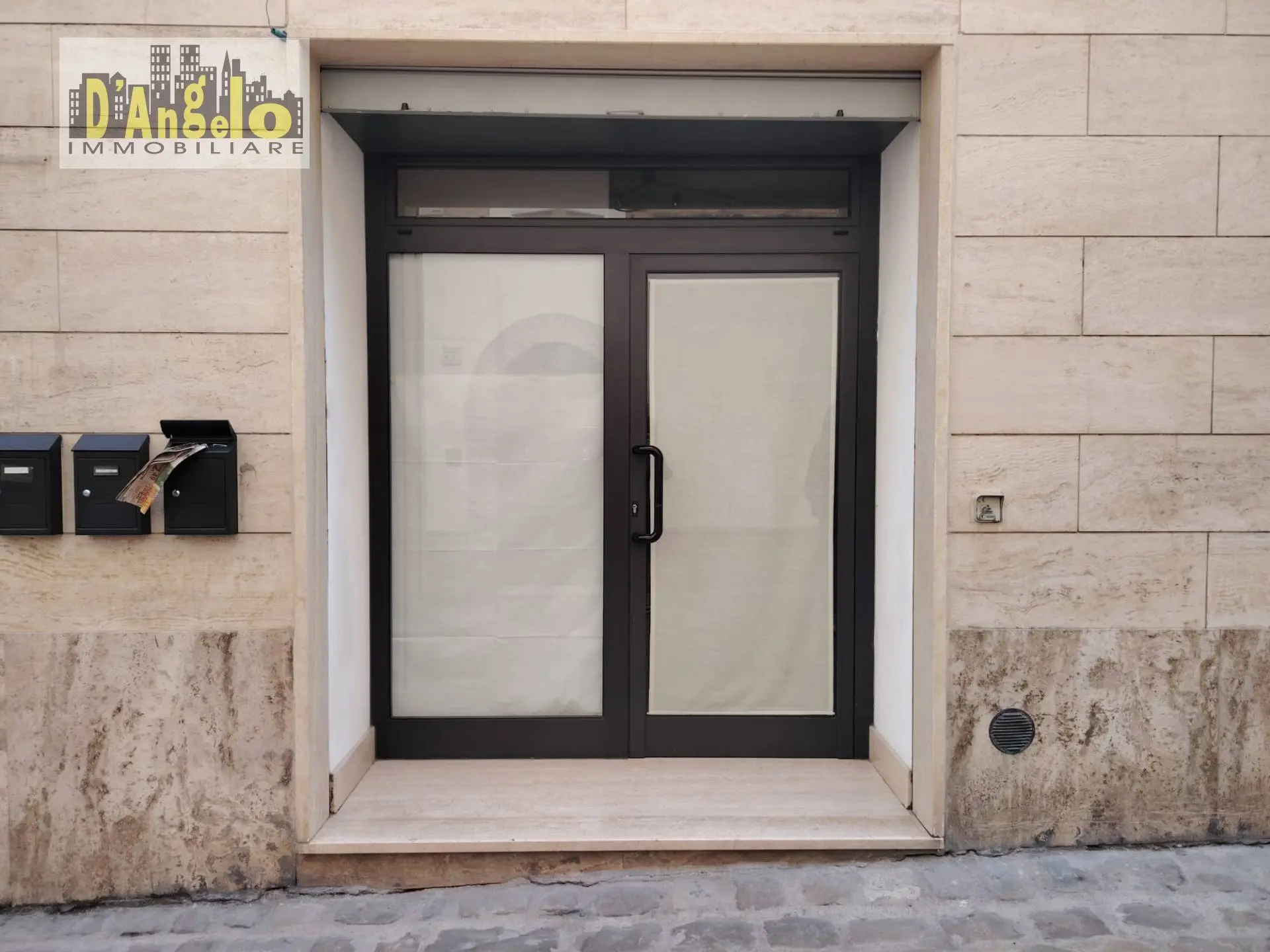 Immagine per Locale Commerciale in vendita a Offida CORSO SERPENTE AUREO 40
