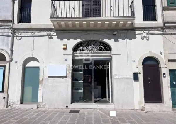 Immagine per Locale Commerciale in affitto a Galatina Piazza Dante Alighieri 83