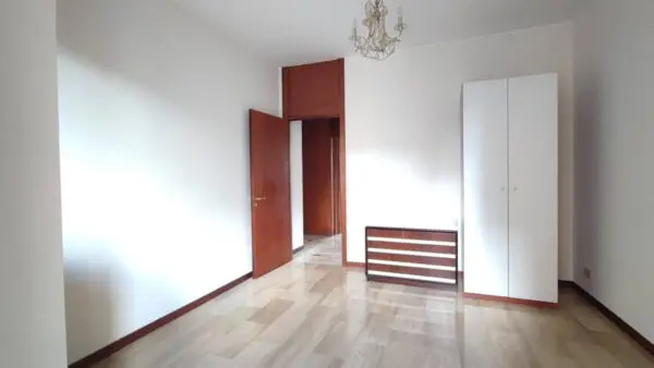 Appartamento viale Legioni Romane 44, Milano