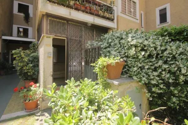 Appartamento via Cino Del Duca 71, Roma
