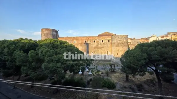 Appartamento piazza Federico Di Svevia Snc, Catania