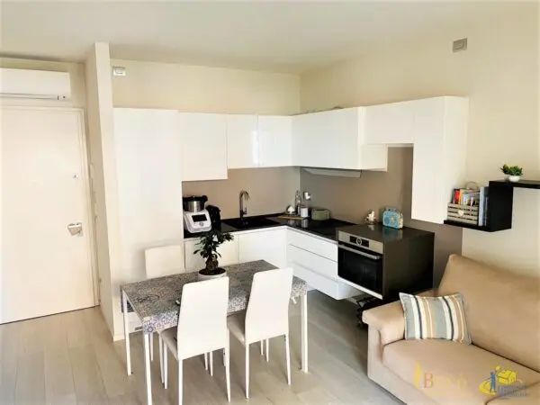 Bilocale viale Tanara, Parma