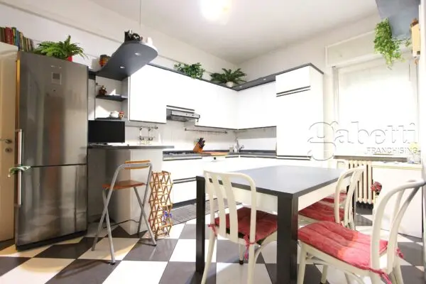 Appartamento via Cornaggia 20, Rho