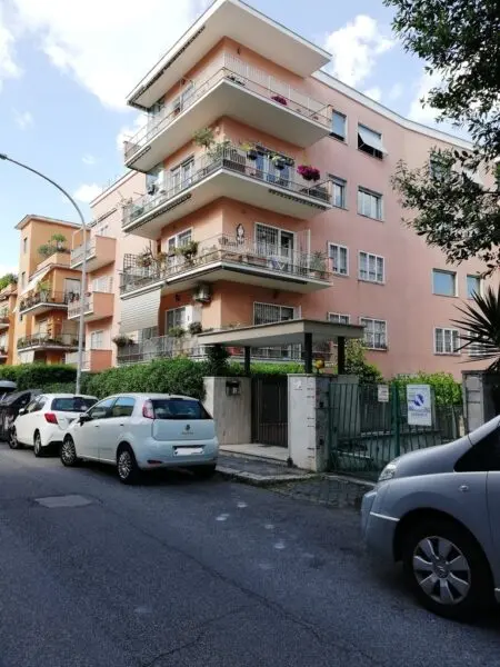 Monolocale via Montasio 28, Roma