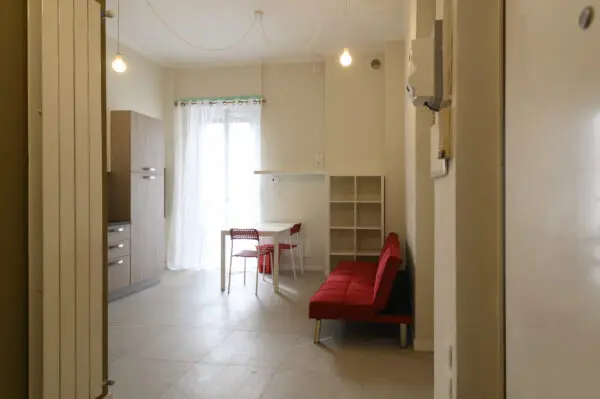 Bilocale via Padova 12, Torino