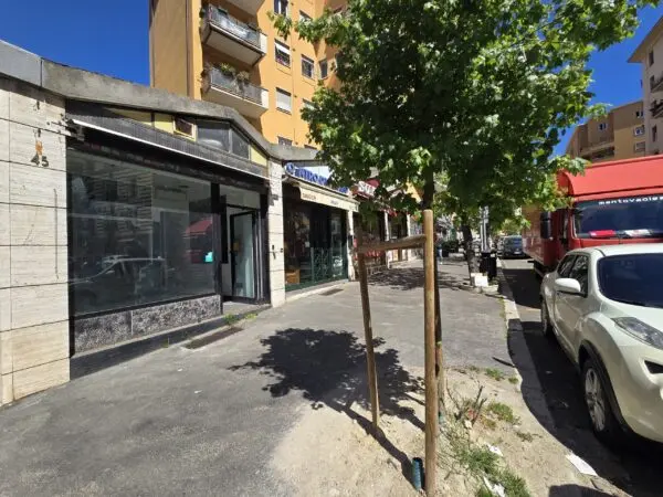 Capannone viale Somalia 47, Roma