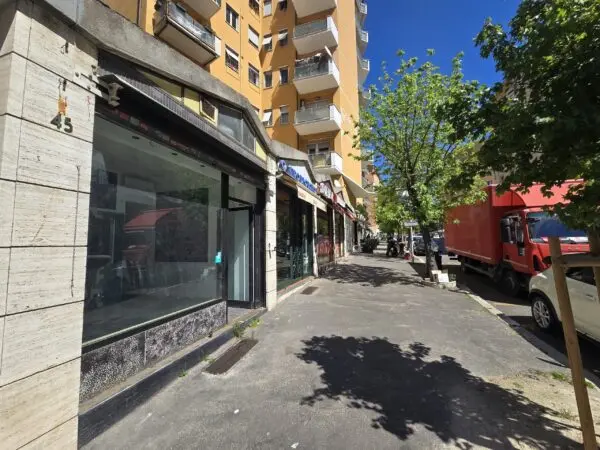 Capannone viale Somalia 47, Roma