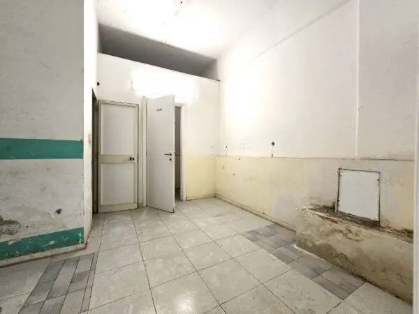 Capannone viale Somalia 47, Roma