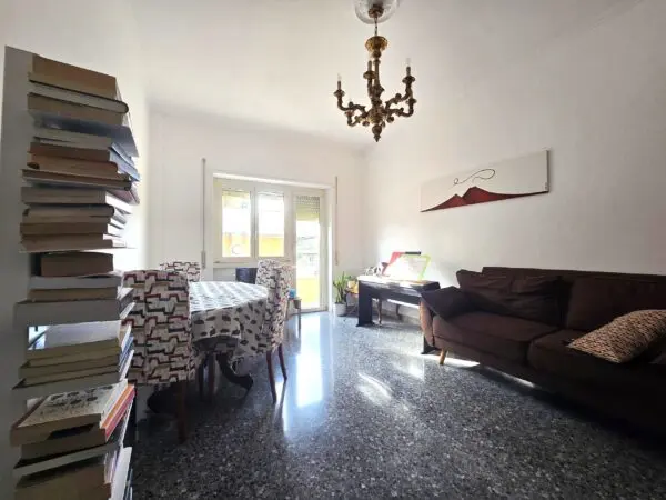 Trilocale via Montasio 41, Roma