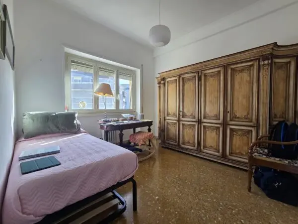 Trilocale via Montasio 41, Roma