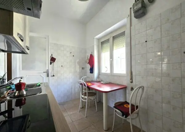 Trilocale via Montasio 41, Roma