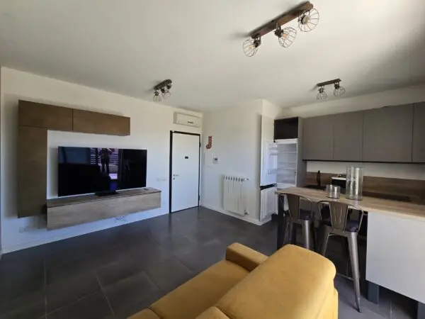 Bilocale via Guglielmo Petroni 38, Roma