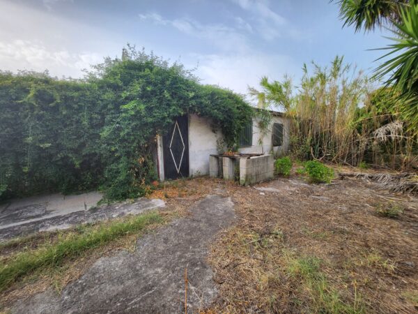 Villa Trifamiliare via Decimo, San Sperate