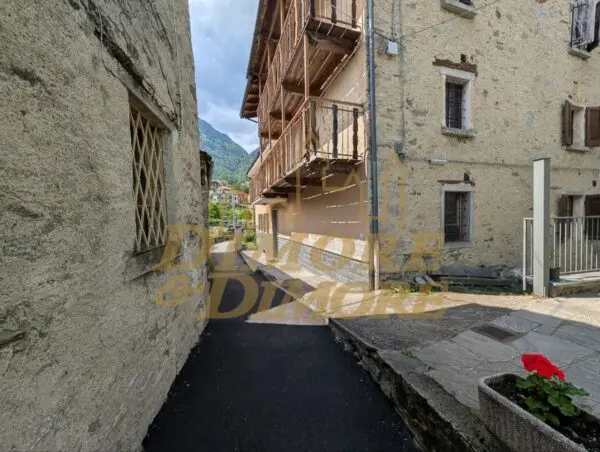 Villa via Frazione Croppo, Montescheno