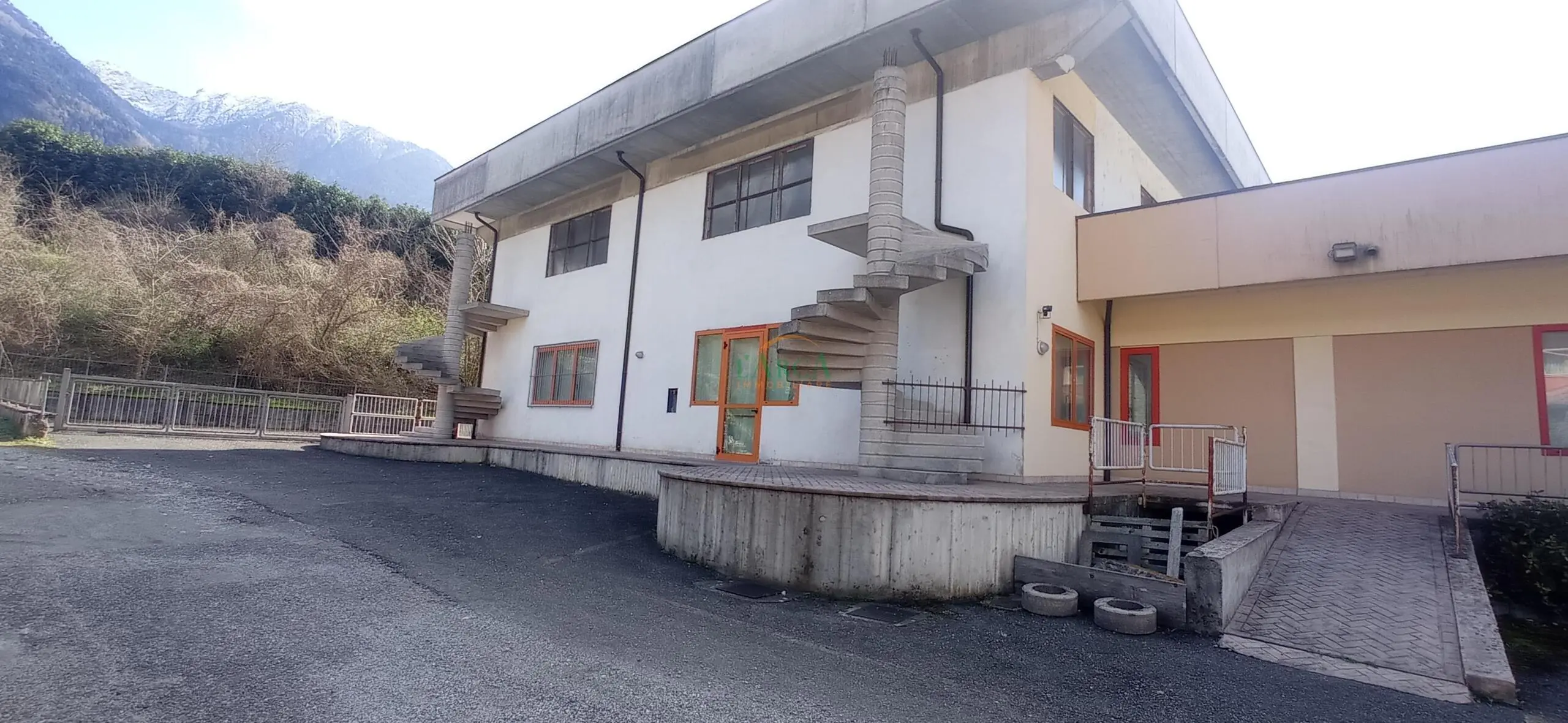 Immagine per Locale commerciale in vendita a Braone via Brendibusio 3
