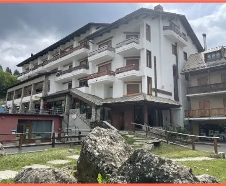 Negozio viale Emanuele Razzetti 29, Santo Stefano D'Aveto