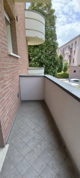 Bilocale 190, Modena