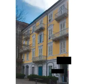 Terratetto piazza Vittorio Veneto 1, Altare