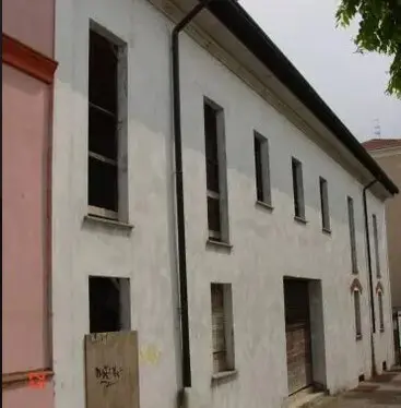 Villa Trifamiliare viale Vicenza 24, Valenza