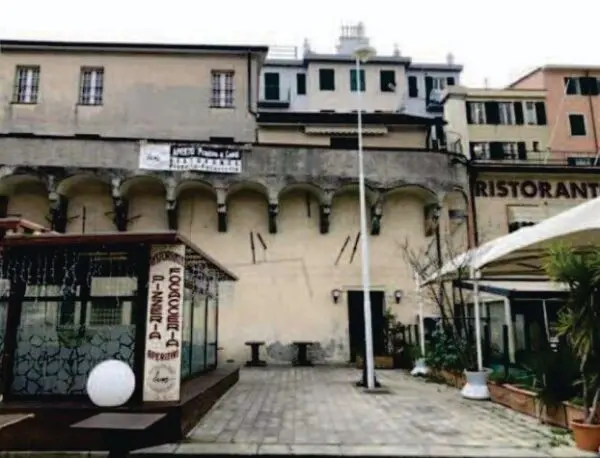 Negozio via Alla Calata Marinetta 18, Genova