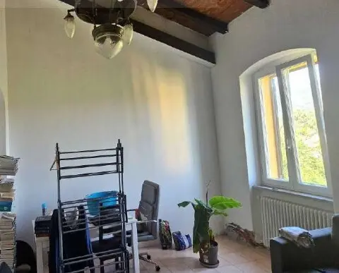 Villa Bifamiliare via Aldo Moro 22, Follo