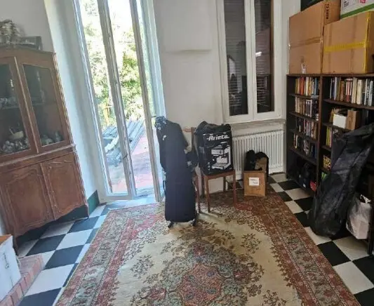 Villa Bifamiliare via Aldo Moro 22, Follo