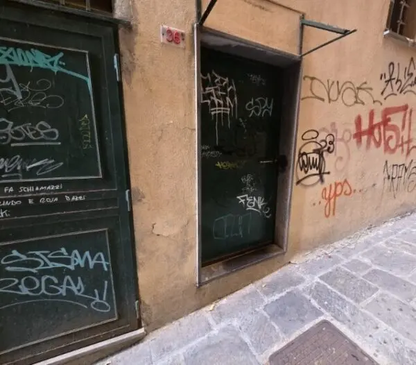 Magazzino Via Vico Delle Carabaghe 36A/R, Genova