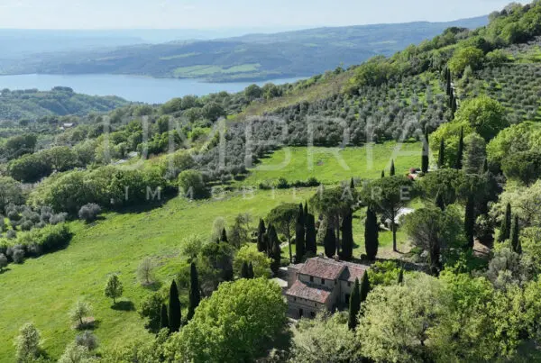 Casale via Degli Ulivi 16, Baschi