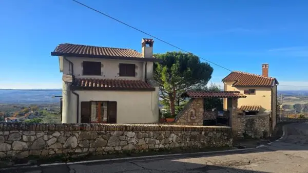 Villa via Sasso Grosso 2, Montecchio