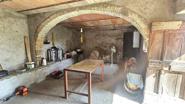 Casale via Vocabolo Menicaglie 11, Baschi