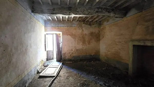 Palazzo - Stabile via Conte Degli Atti 4, Baschi
