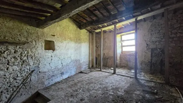 Palazzo - Stabile via Conte Degli Atti 4, Baschi