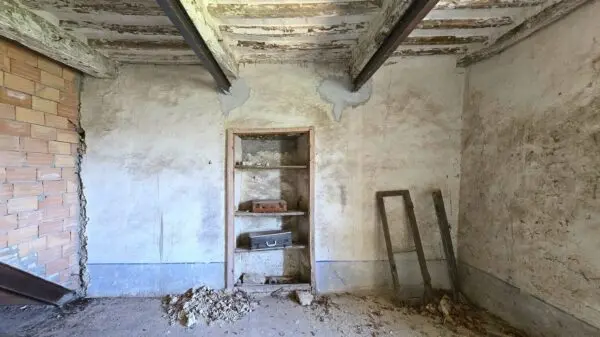 Palazzo - Stabile via Conte Degli Atti 4, Baschi