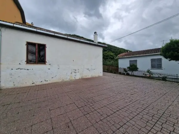 Porzione Di Casa via Località Poggio Nuovo - Casaline 22, Guardea