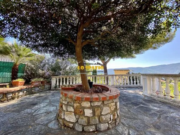 Trilocale viale Olanda 12, Andora