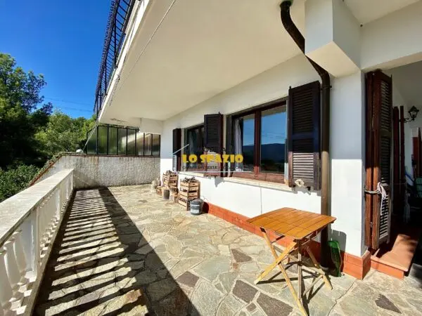 Trilocale viale Olanda 12, Andora