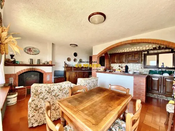 Trilocale viale Olanda 12, Andora