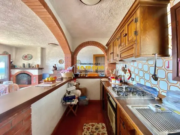 Trilocale viale Olanda 12, Andora