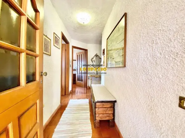 Trilocale viale Olanda 12, Andora