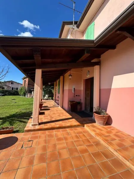 Villa via Isola, Luni