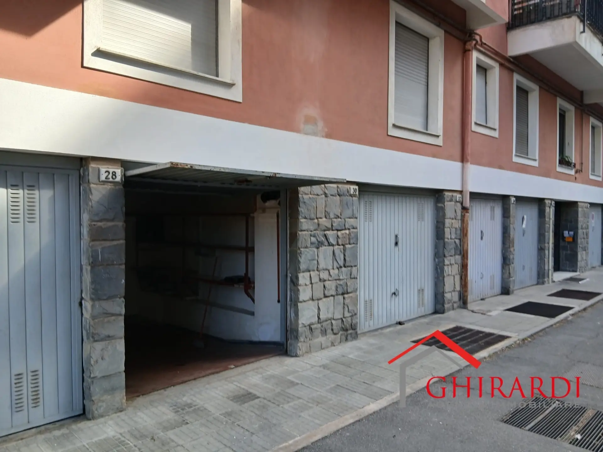 Immagine per Locale commerciale in affitto a Genova 28
