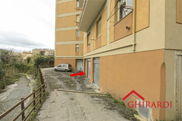 Locale Commerciale 9, Sestri Ponente, Genova